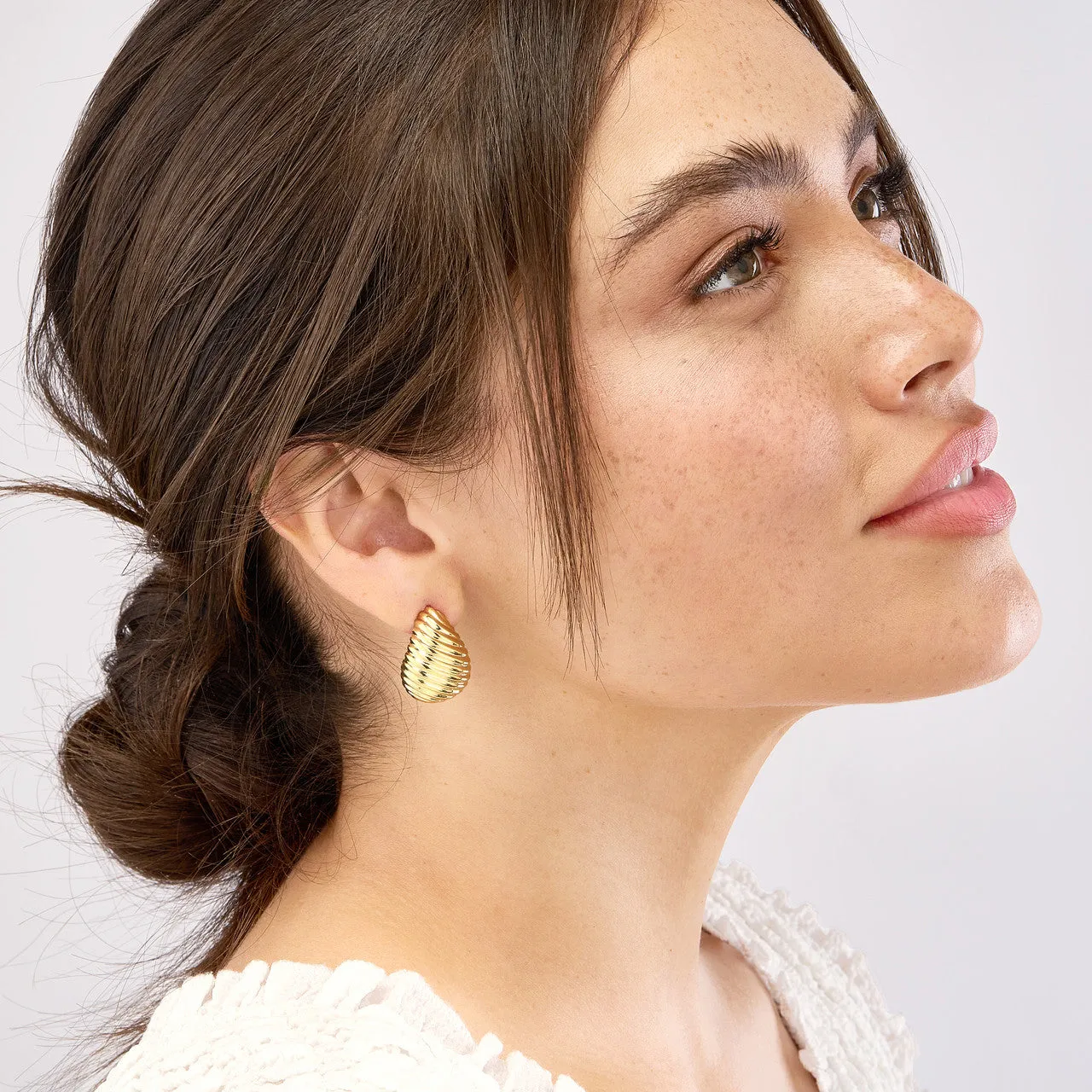 14kt Gold Teardrop Graduated Swirl Earrings