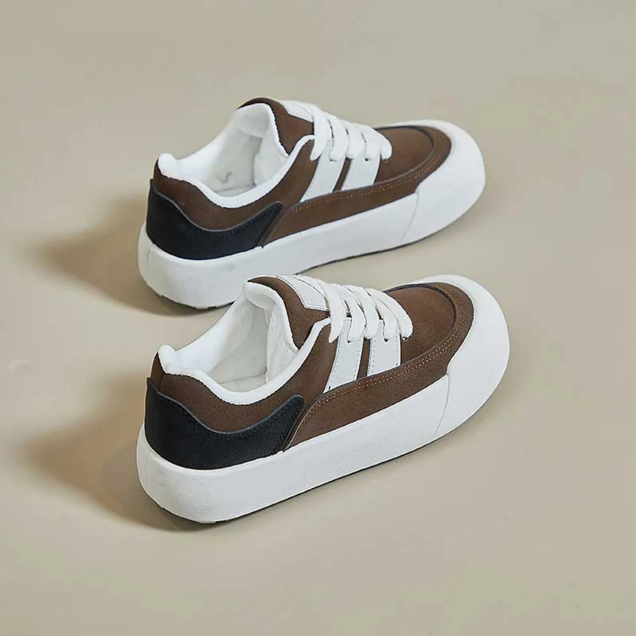 Brown casual retro shoe sneaker